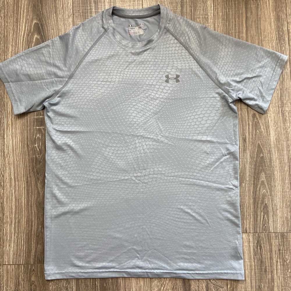 Under Armour men’s small loose fit heatgear short sleeve shirt